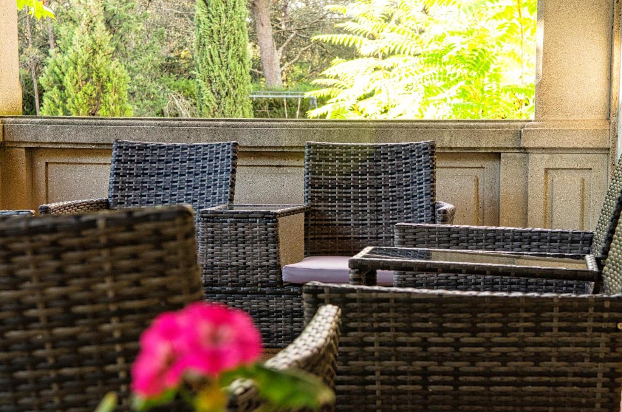 Hotel Restaurant Le Colombier Remoulins Exteriér fotografie