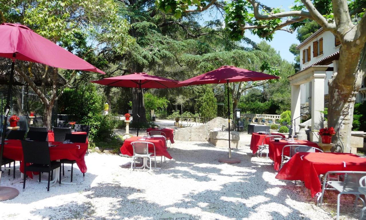Hotel Restaurant Le Colombier Remoulins Exteriér fotografie