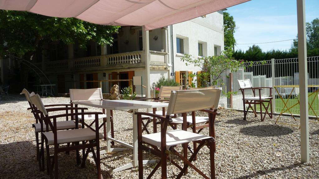 Hotel Restaurant Le Colombier Remoulins Exteriér fotografie
